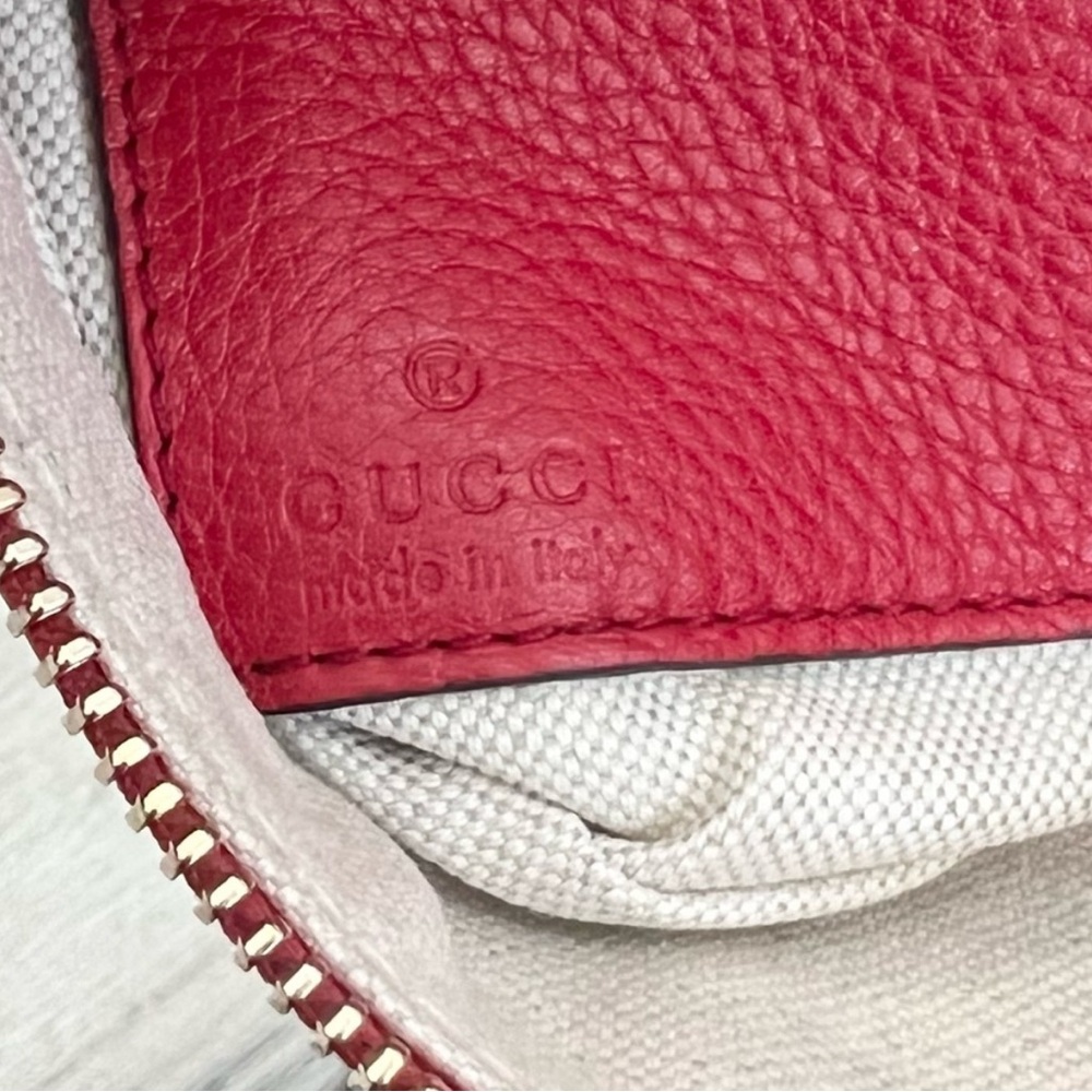 EUC Gucci wristlet - Picture 6 of 10
